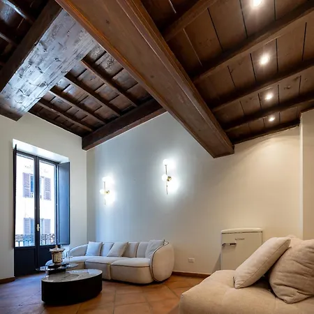 Elegant Design Two Bedroom Near Spanish Steps Center